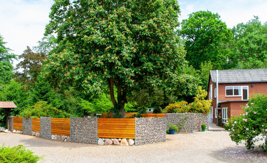 Blick auf Bürogebäude